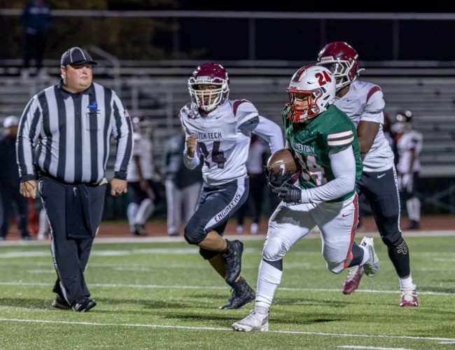Jamestown locks up home game